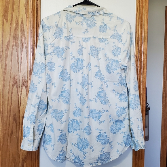 Floral Patterned Button-Down Top - Picture 2 of 4